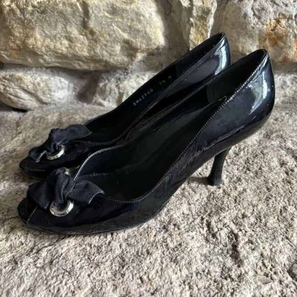 STUART WEITZMAN Black Patent Leather Peep Toe Ribbon Bow Pumps Heels 7.5 - Picture 4 of 8